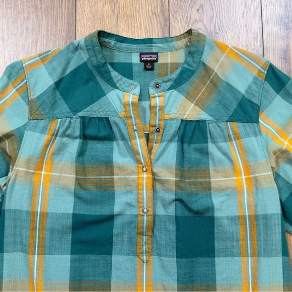 Woman’s Patagonia Settlers Plaid Top - Picture 3 of 11